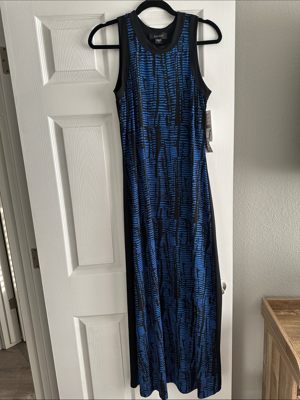 Karen Kane Black and Royal Blue Patterned Sleeveless Dress
